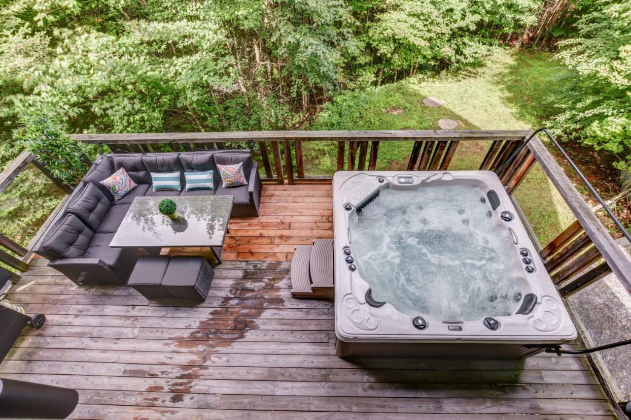 Chic Log Chalet With Hot Tub - Mont-Tremblant North Side By Reserver.Ca Lac-Superieur المظهر الخارجي الصورة