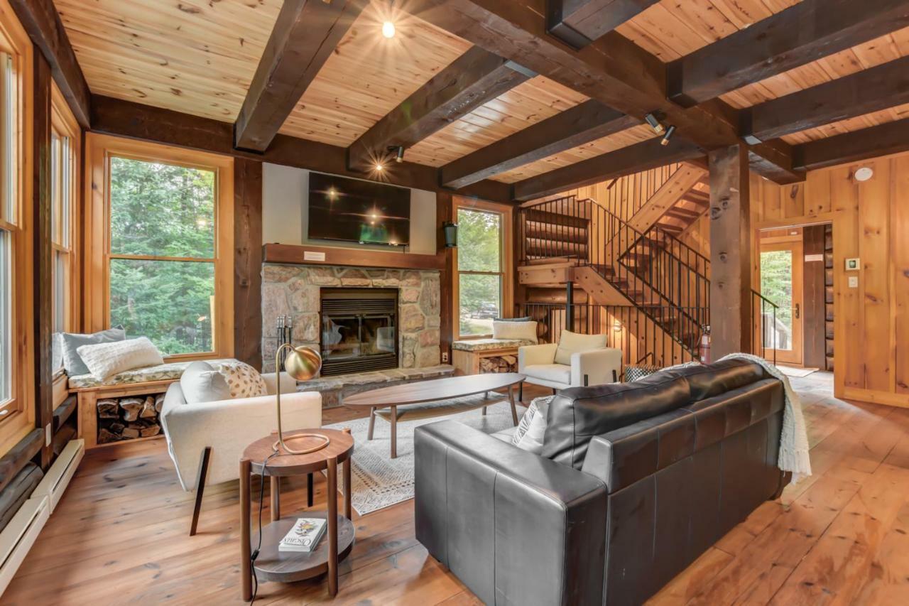 Chic Log Chalet With Hot Tub - Mont-Tremblant North Side By Reserver.Ca Lac-Superieur المظهر الخارجي الصورة