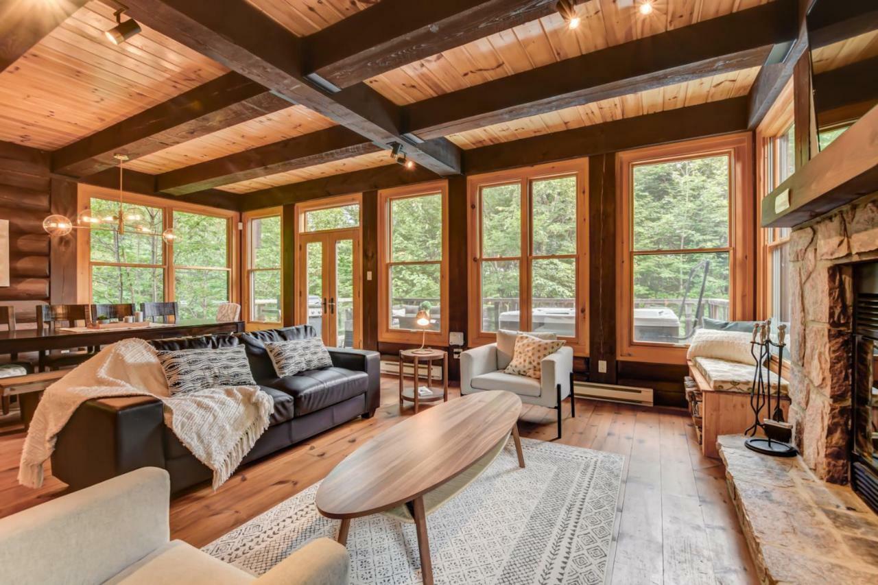Chic Log Chalet With Hot Tub - Mont-Tremblant North Side By Reserver.Ca Lac-Superieur المظهر الخارجي الصورة