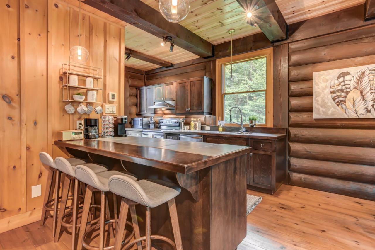 Chic Log Chalet With Hot Tub - Mont-Tremblant North Side By Reserver.Ca Lac-Superieur المظهر الخارجي الصورة