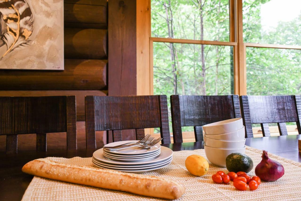 Chic Log Chalet With Hot Tub - Mont-Tremblant North Side By Reserver.Ca Lac-Superieur المظهر الخارجي الصورة