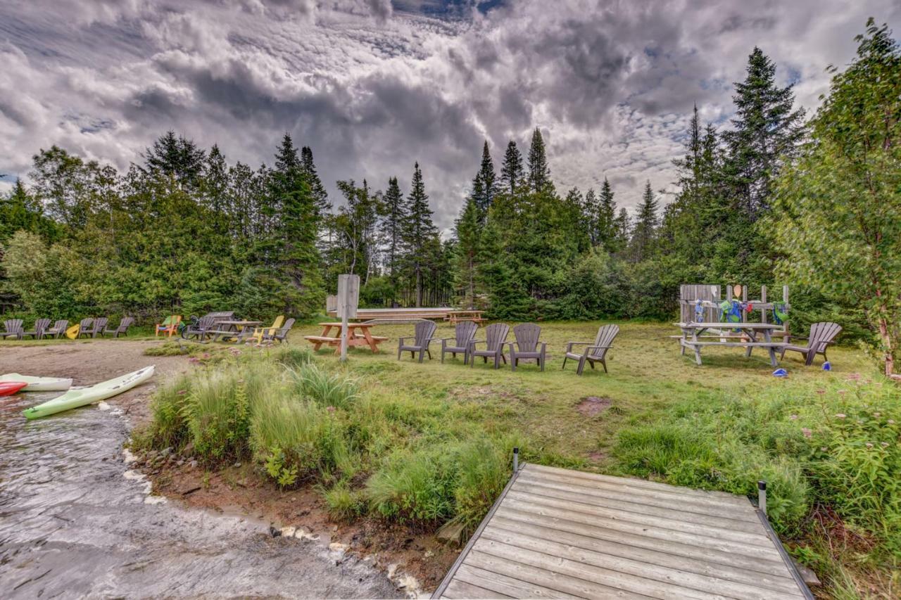 Chic Log Chalet With Hot Tub - Mont-Tremblant North Side By Reserver.Ca Lac-Superieur المظهر الخارجي الصورة