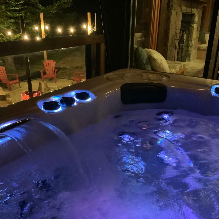 Chic Log Chalet With Hot Tub - Mont-Tremblant North Side By Reserver.Ca Lac-Superieur المظهر الخارجي الصورة