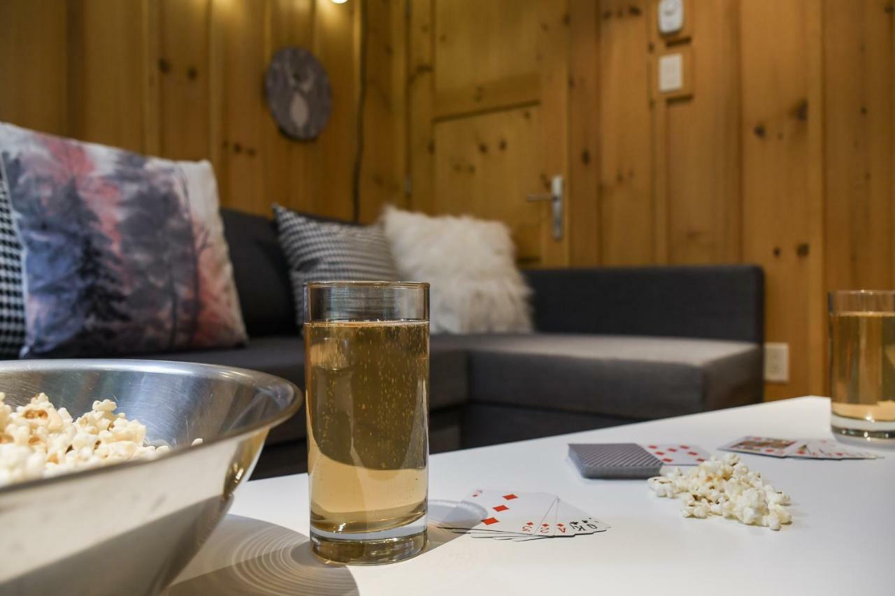 Chic Log Chalet With Hot Tub - Mont-Tremblant North Side By Reserver.Ca Lac-Superieur المظهر الخارجي الصورة