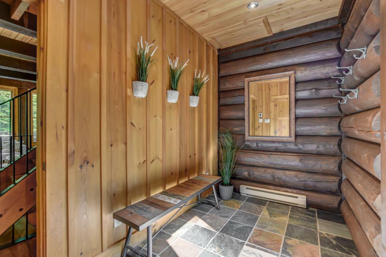 Chic Log Chalet With Hot Tub - Mont-Tremblant North Side By Reserver.Ca Lac-Superieur المظهر الخارجي الصورة