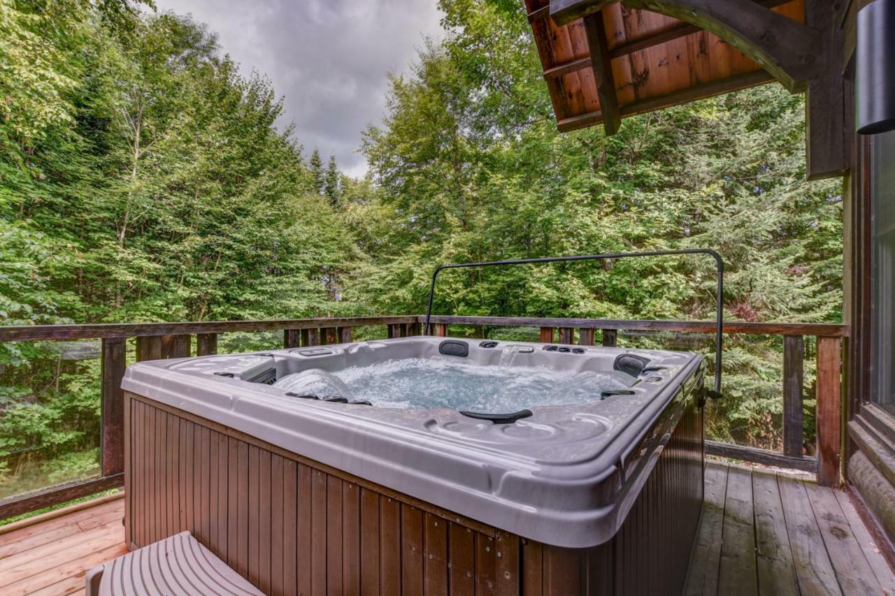 Chic Log Chalet With Hot Tub - Mont-Tremblant North Side By Reserver.Ca Lac-Superieur المظهر الخارجي الصورة