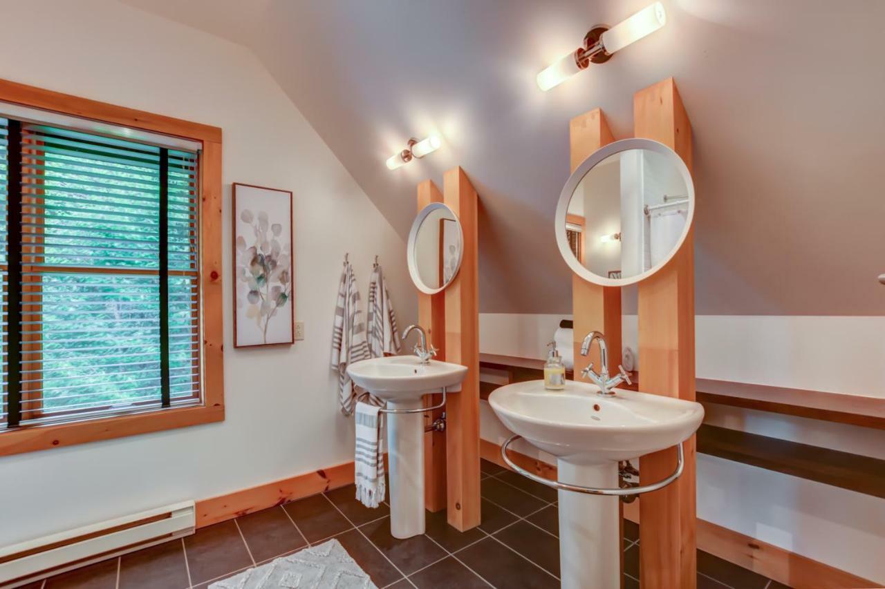 Chic Log Chalet With Hot Tub - Mont-Tremblant North Side By Reserver.Ca Lac-Superieur المظهر الخارجي الصورة